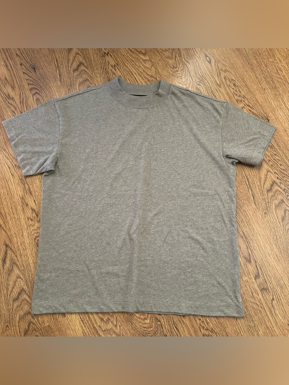 Essentials Fear of God Short-Sleeve Crewneck Tee shirt light brown/gray Small